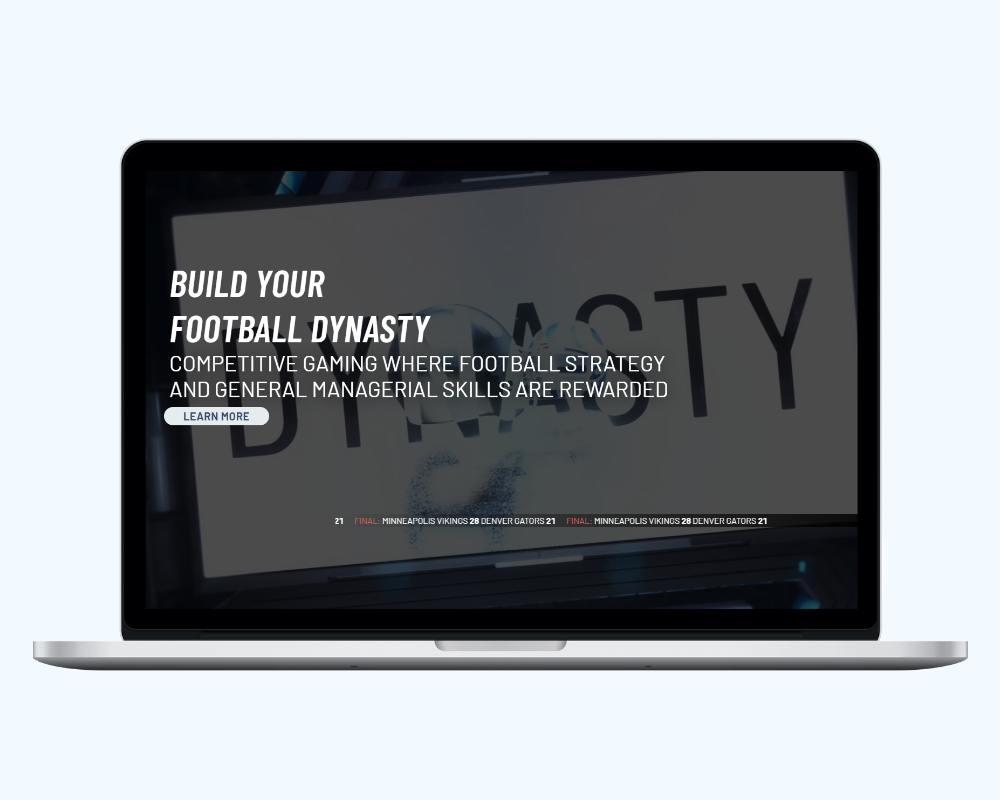 Página de inicio de GM Dynasty en un portátil con el titular Build Your Football Dynasty y un botón Learn More