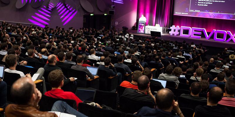 Devoxx es la mayor conferencia independiente de la comunidad Java del mundo. Es la conferencia europea anual de Java, Android y HTML5 desde 2001. Cada año, Devoxx recibe a 10.000 asistentes en Bélgica, Francia, el Reino Unido y Ucrania.