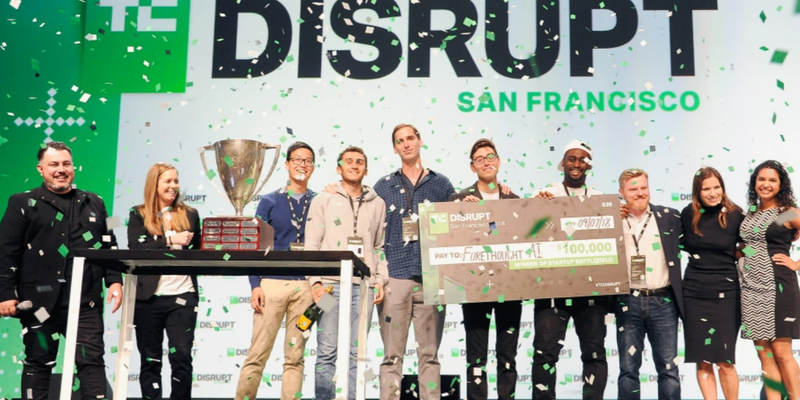 TechCrunch Disrupt es una conferencia de cinco días que reúne a decenas de miles de asistentes en San Francisco. Cuenta habitualmente con las mentes más destacadas del mundo en capital de riesgo, tecnología, innovación y startups, como Elon Musk, Mark Zuckerberg, Marc Benioff y Marissa Mayer.
